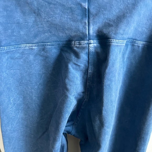 T Party Flare Yoga pants New without tags - Picture 8 of 10